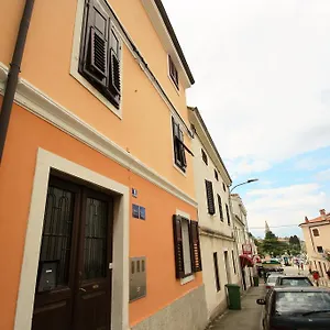 Old Town And Guest house